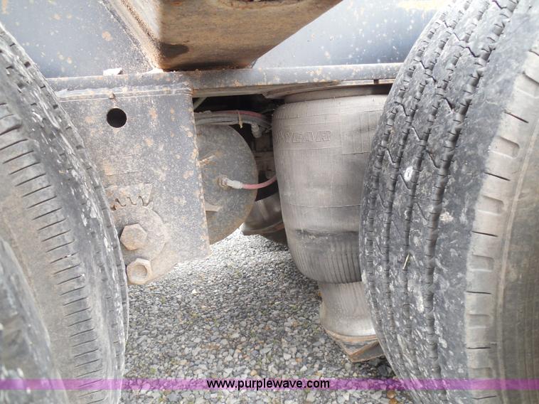 image for item K7520 2006 Eager Beaver 55 GSL equipment trailer