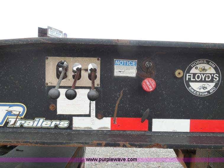 image for item K7520 2006 Eager Beaver 55 GSL equipment trailer