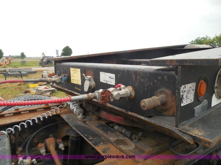 image for item K7520 2006 Eager Beaver 55 GSL equipment trailer