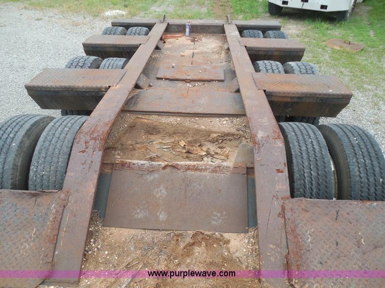 image for item K7520 2006 Eager Beaver 55 GSL equipment trailer