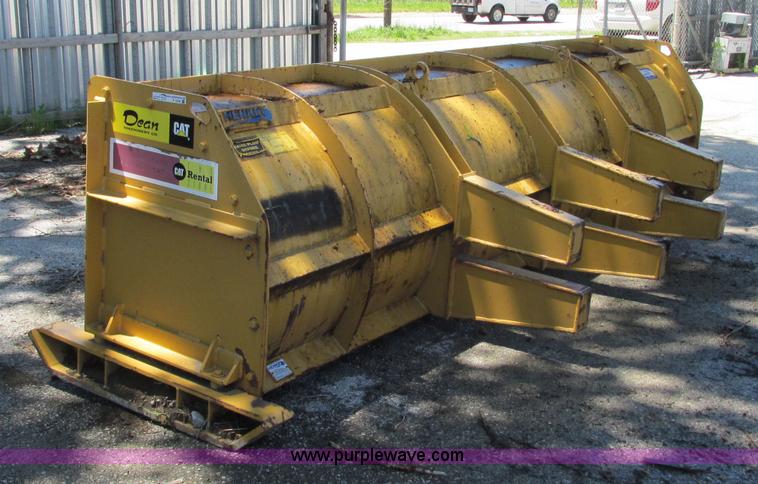 image for item R9298 Henke 14' loader snow box
