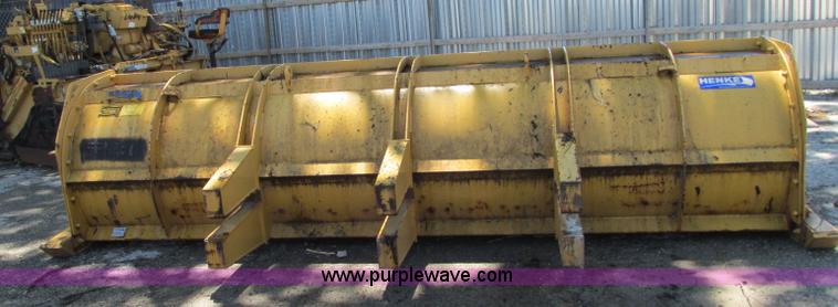 image for item R9298 Henke 14' loader snow box