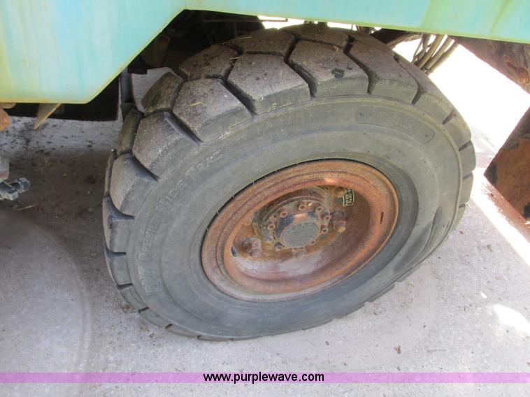 image for item R9299 Tennant 830 Series II sweeper