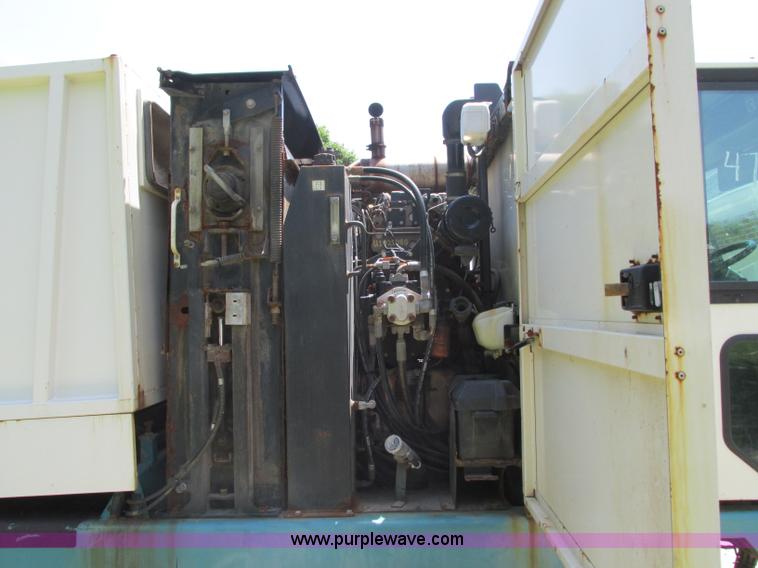 image for item R9299 Tennant 830 Series II sweeper