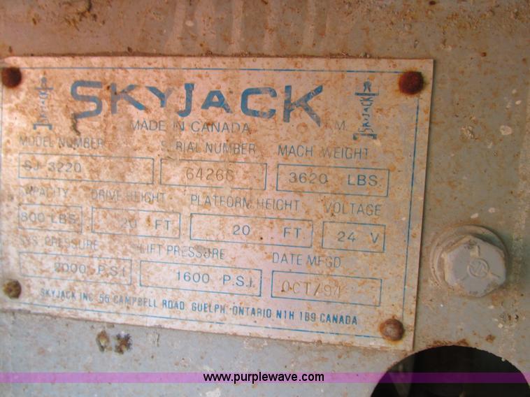 image for item R9303 1994 Skyjack SJ-3220 Series II scissor lift