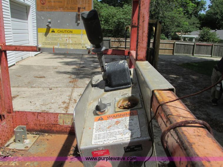 image for item R9303 1994 Skyjack SJ-3220 Series II scissor lift