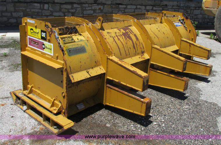 image for item R9314 Henke 10' loader snow box