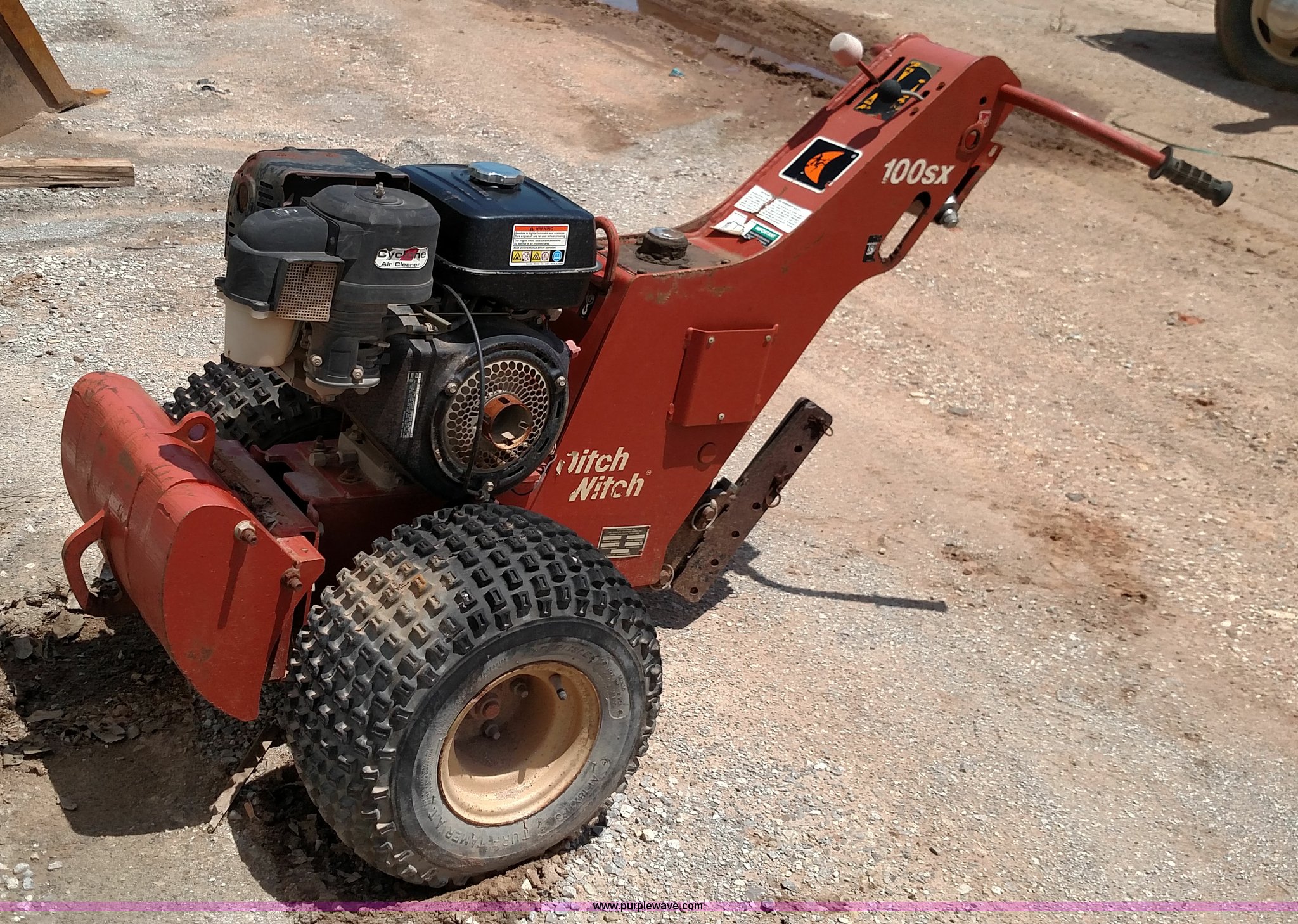 2005 Ditch Witch 100SX walkbehind vibratory plow in Medicine Lodge, KS