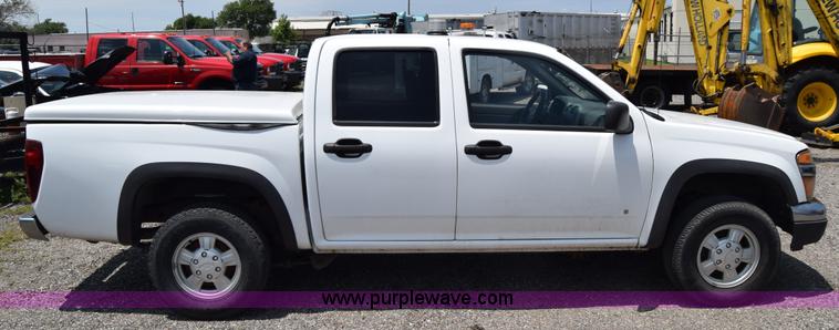 image for item H8501 2006 Chevrolet Colorado Crew Cab pickup truck
