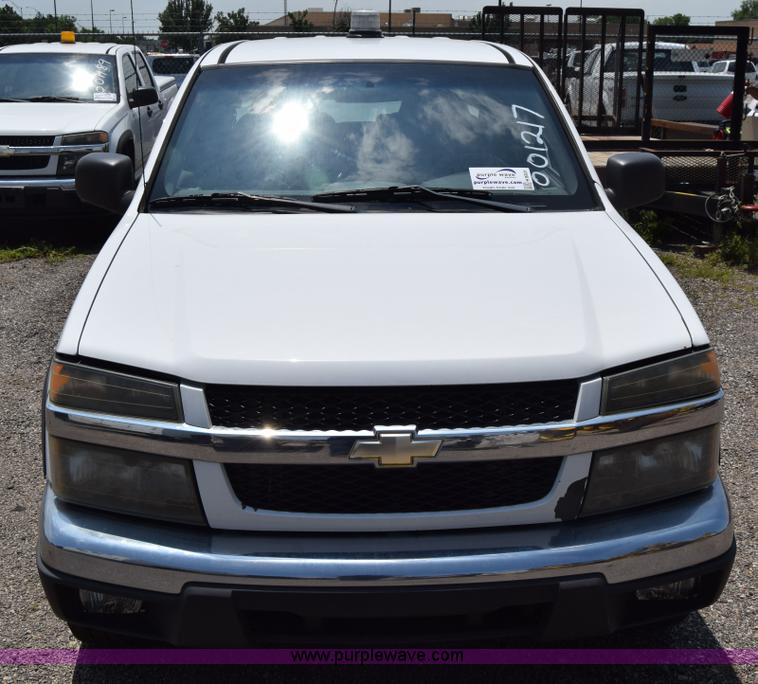 image for item H8501 2006 Chevrolet Colorado Crew Cab pickup truck
