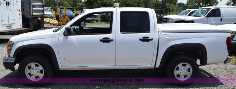 image for item H8501 2006 Chevrolet Colorado Crew Cab pickup truck