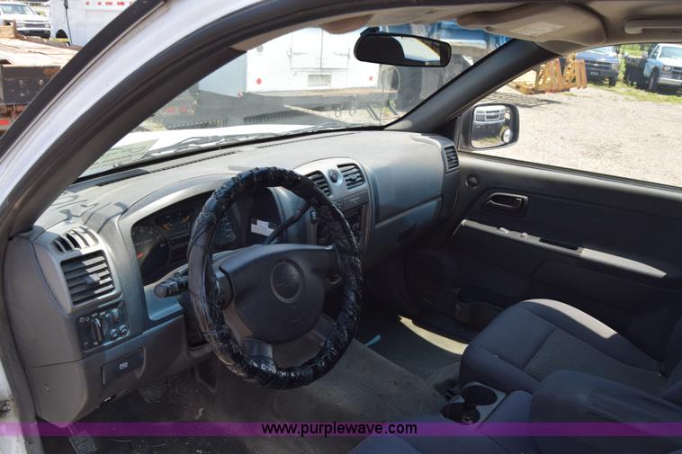 image for item H8501 2006 Chevrolet Colorado Crew Cab pickup truck