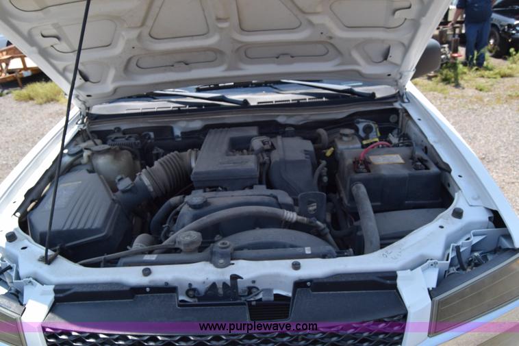 image for item H8501 2006 Chevrolet Colorado Crew Cab pickup truck