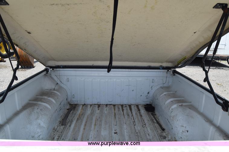 image for item H8501 2006 Chevrolet Colorado Crew Cab pickup truck