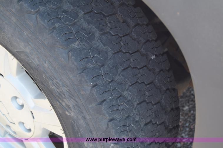 image for item H8501 2006 Chevrolet Colorado Crew Cab pickup truck