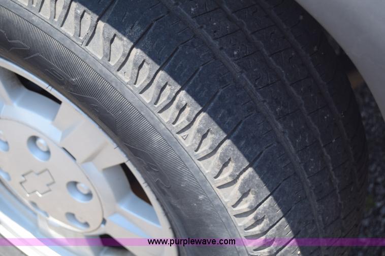 image for item H8501 2006 Chevrolet Colorado Crew Cab pickup truck