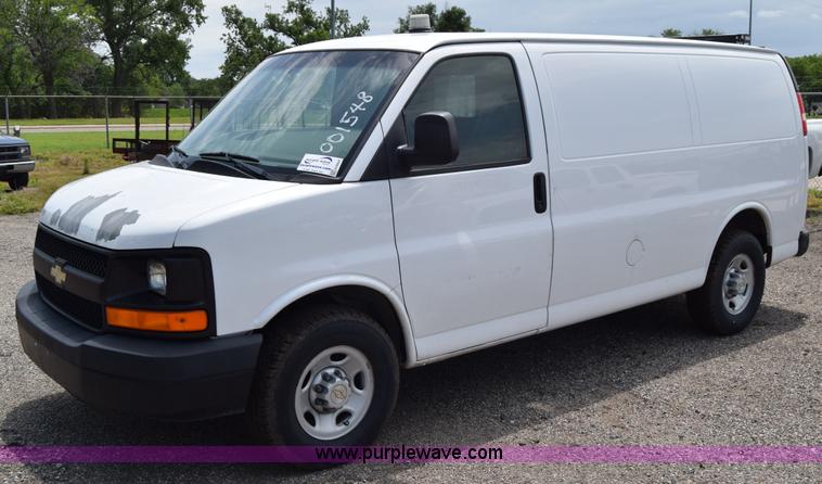 image for item H8504 2007 Chevrolet Express 2500 Cargo van