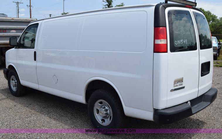 image for item H8504 2007 Chevrolet Express 2500 Cargo van