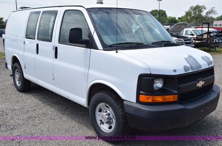 image for item H8504 2007 Chevrolet Express 2500 Cargo van