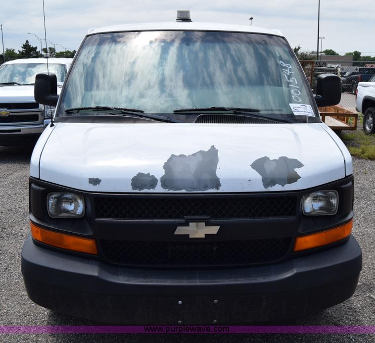 image for item H8504 2007 Chevrolet Express 2500 Cargo van