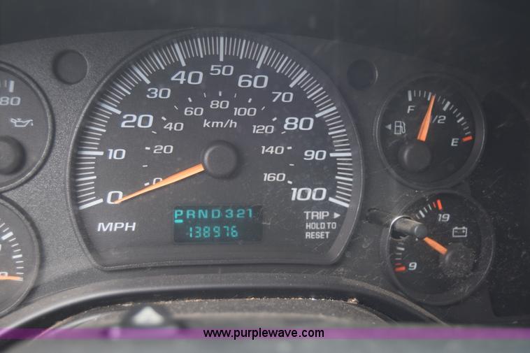 image for item H8504 2007 Chevrolet Express 2500 Cargo van