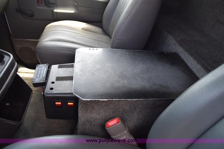 image for item H8504 2007 Chevrolet Express 2500 Cargo van