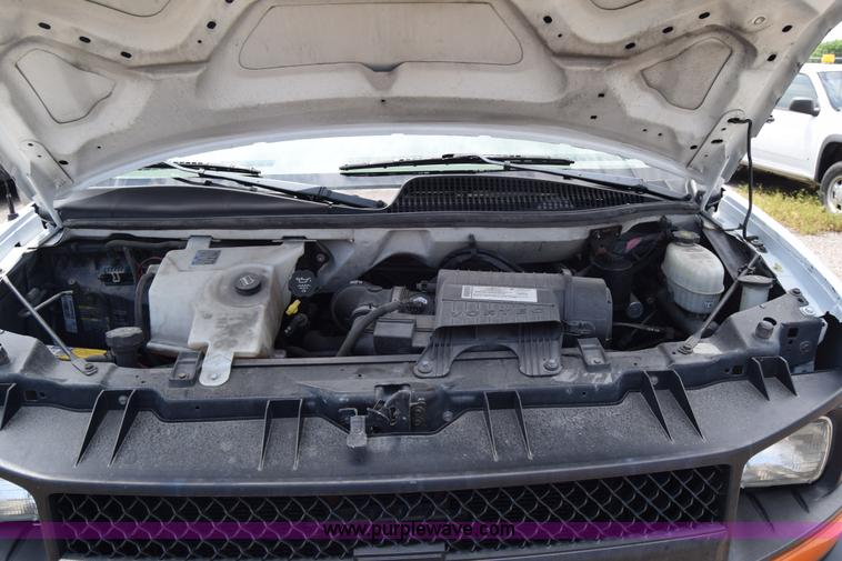 image for item H8504 2007 Chevrolet Express 2500 Cargo van