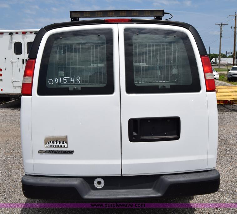image for item H8504 2007 Chevrolet Express 2500 Cargo van