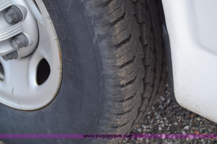 image for item H8504 2007 Chevrolet Express 2500 Cargo van