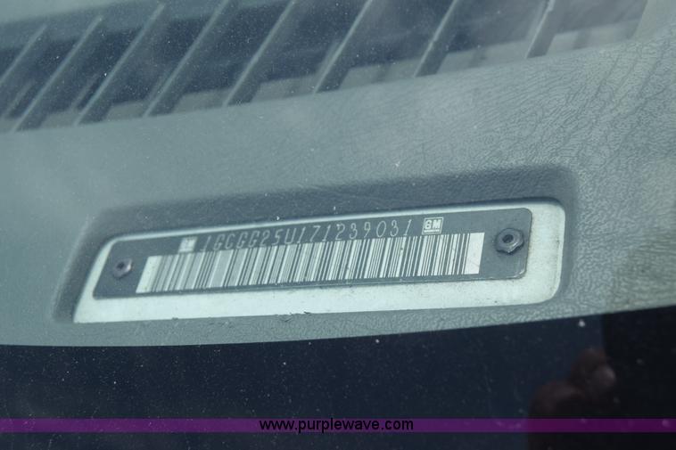 image for item H8504 2007 Chevrolet Express 2500 Cargo van