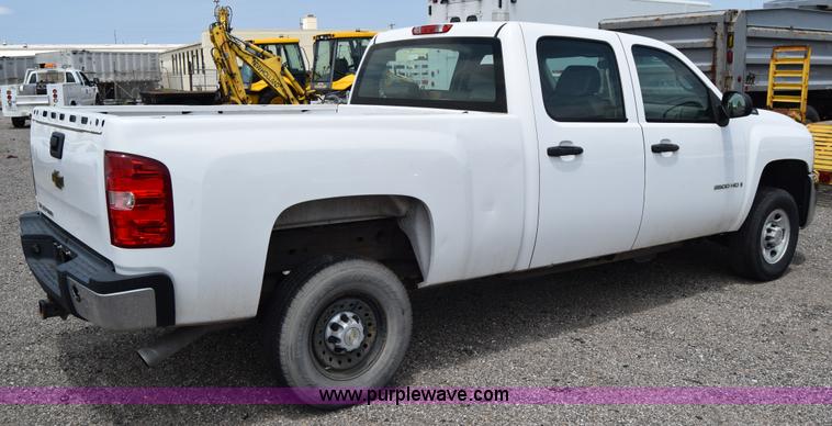 image for item H8505 2007 Chevrolet Silverado 2500HD pickup truck
