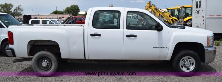 image for item H8505 2007 Chevrolet Silverado 2500HD pickup truck