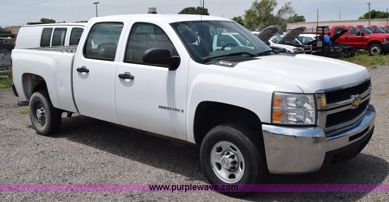 image for item H8505 2007 Chevrolet Silverado 2500HD pickup truck