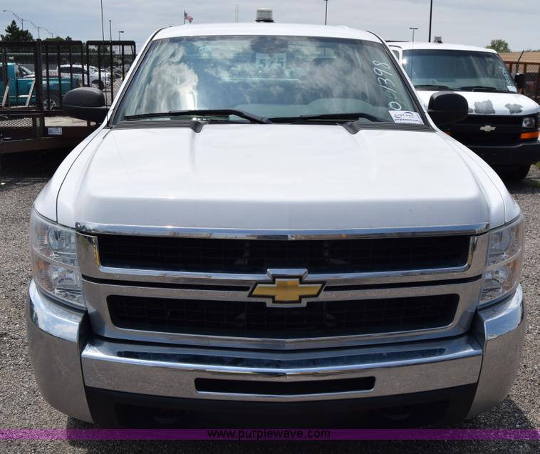 image for item H8505 2007 Chevrolet Silverado 2500HD pickup truck