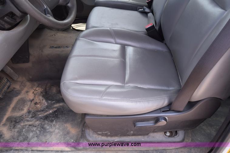 image for item H8505 2007 Chevrolet Silverado 2500HD pickup truck