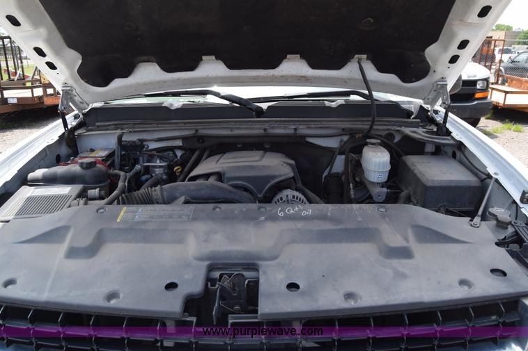 image for item H8505 2007 Chevrolet Silverado 2500HD pickup truck