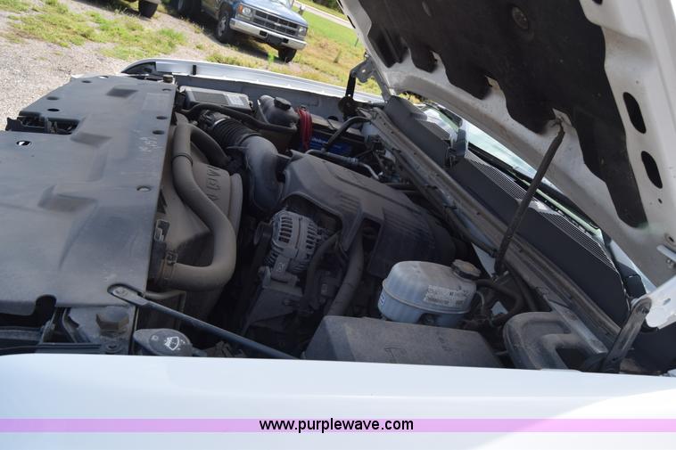 image for item H8505 2007 Chevrolet Silverado 2500HD pickup truck