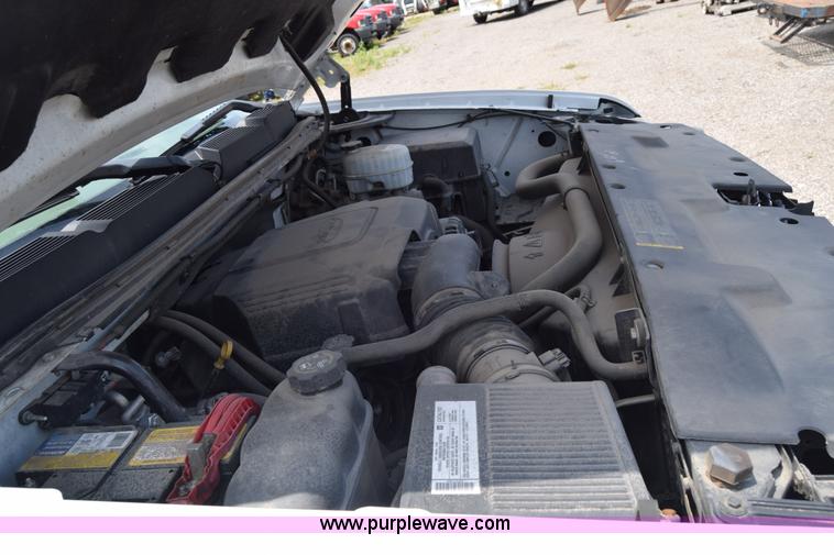 image for item H8505 2007 Chevrolet Silverado 2500HD pickup truck