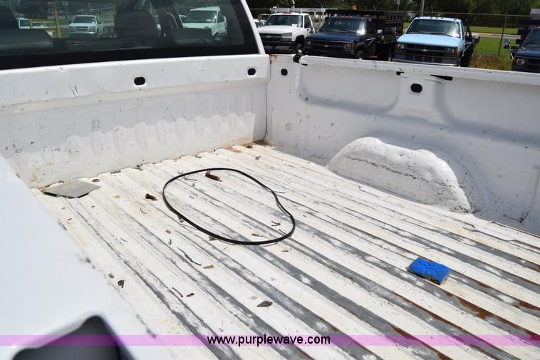 image for item H8505 2007 Chevrolet Silverado 2500HD pickup truck