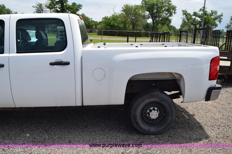 image for item H8505 2007 Chevrolet Silverado 2500HD pickup truck