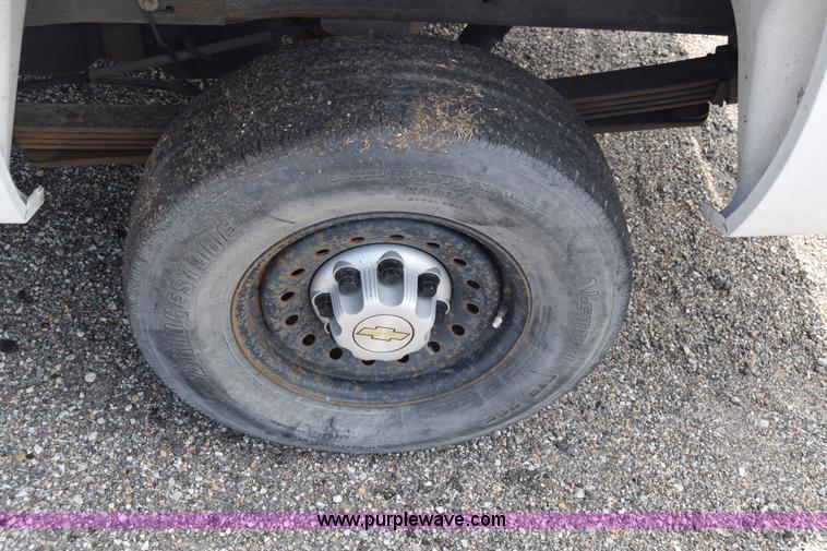 image for item H8505 2007 Chevrolet Silverado 2500HD pickup truck