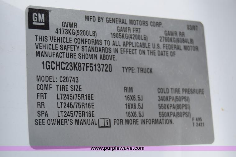 image for item H8505 2007 Chevrolet Silverado 2500HD pickup truck