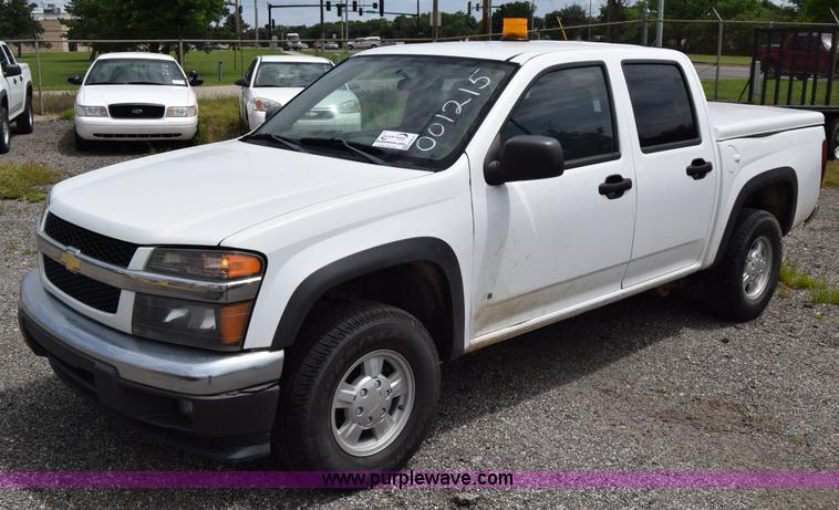 image for item H8517 2006 Chevrolet Colorado Crew Cab pickup truck