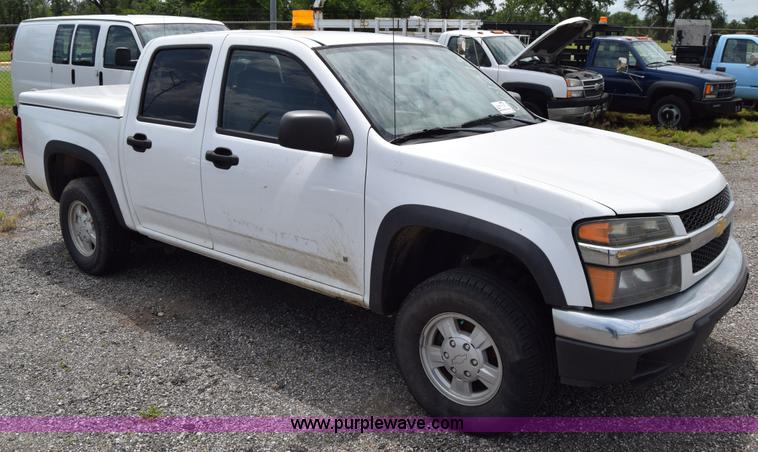 image for item H8517 2006 Chevrolet Colorado Crew Cab pickup truck