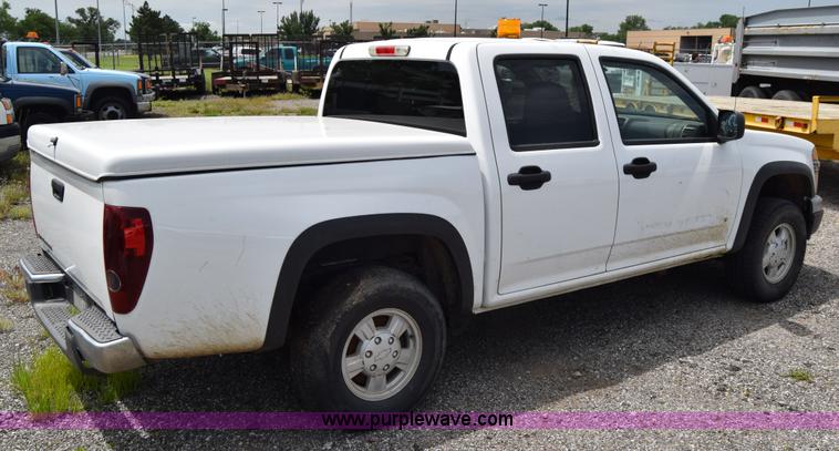 image for item H8517 2006 Chevrolet Colorado Crew Cab pickup truck