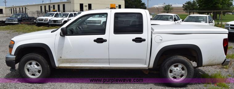 image for item H8517 2006 Chevrolet Colorado Crew Cab pickup truck