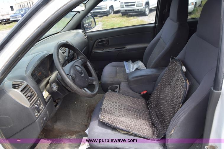 image for item H8517 2006 Chevrolet Colorado Crew Cab pickup truck