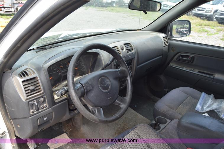 image for item H8517 2006 Chevrolet Colorado Crew Cab pickup truck