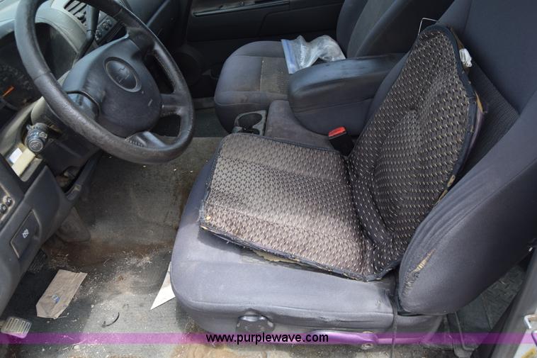 image for item H8517 2006 Chevrolet Colorado Crew Cab pickup truck