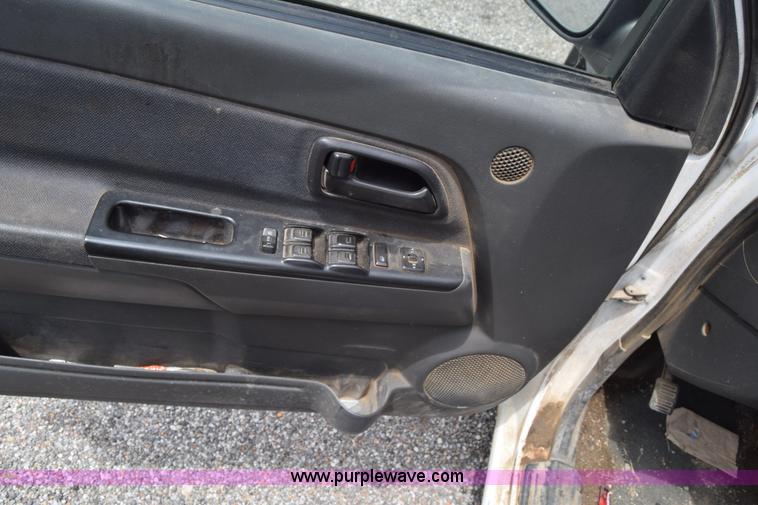 image for item H8517 2006 Chevrolet Colorado Crew Cab pickup truck